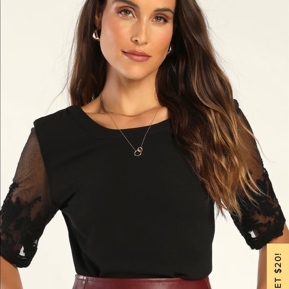 NWT. Lulus lace sleeve shirt.